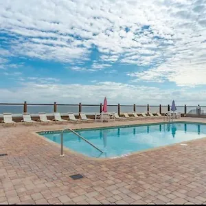 Oceanfront Oasis Aparthotel