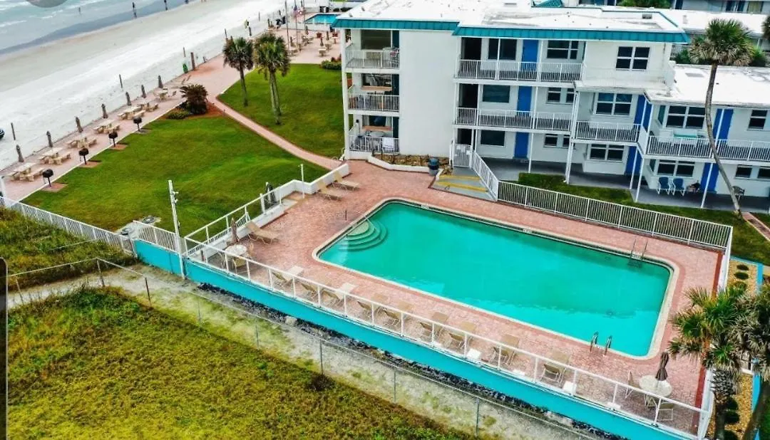 Oceanfront Escape With Balcony And Heated Salt Water Pool Sleeps 4 Aparthotel Daytona Beach United States